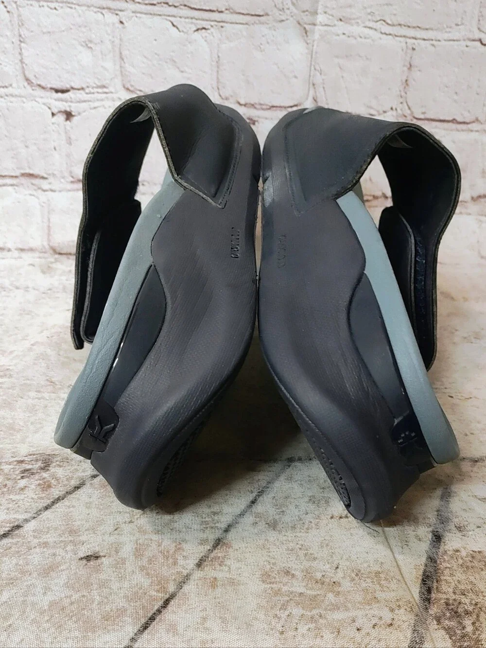 Kuru  Moment Premium Slides Mens 11 Orthopedic Slim Ons Swim Beach